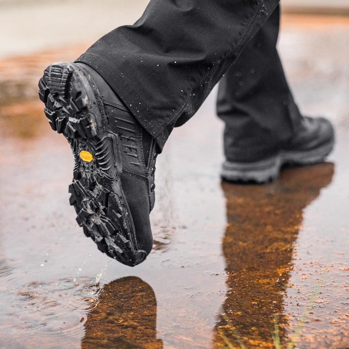 Danner Striker Bolt 4.5" Black